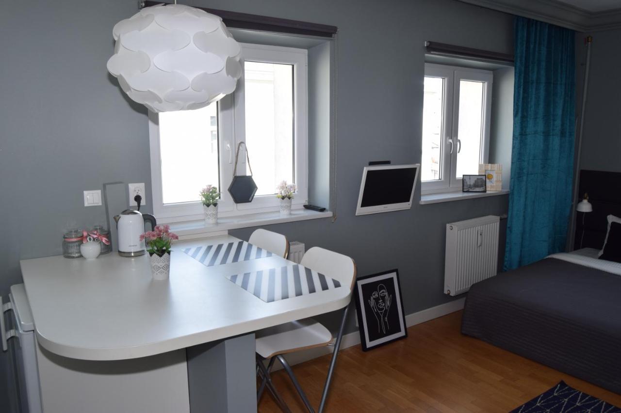 Be My Guest - Hoza Studio - Pkin Super Centrum Metro Wi-Fi Breakfast Warschau Exterior foto