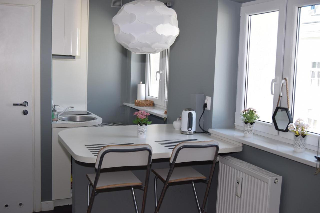 Be My Guest - Hoza Studio - Pkin Super Centrum Metro Wi-Fi Breakfast Warschau Exterior foto
