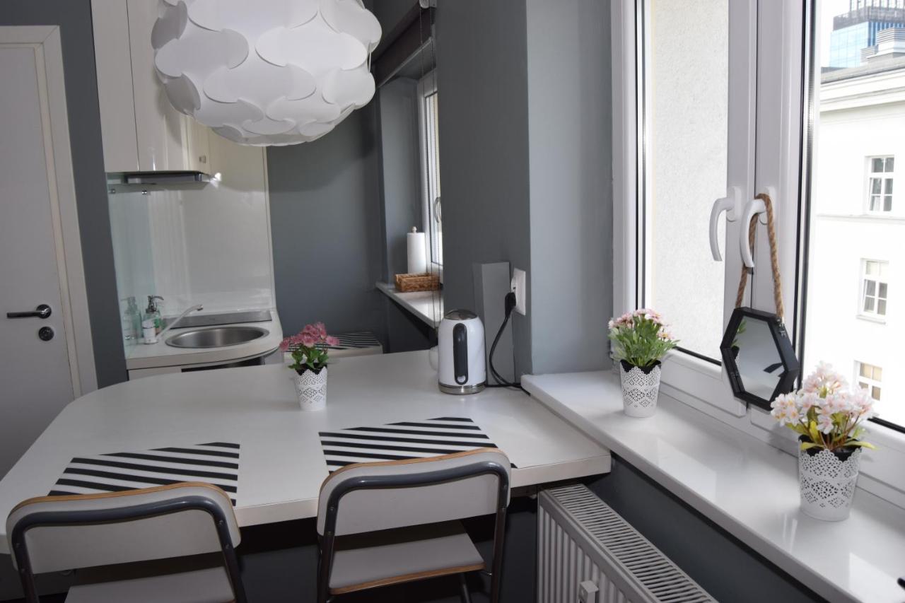 Be My Guest - Hoza Studio - Pkin Super Centrum Metro Wi-Fi Breakfast Warschau Exterior foto
