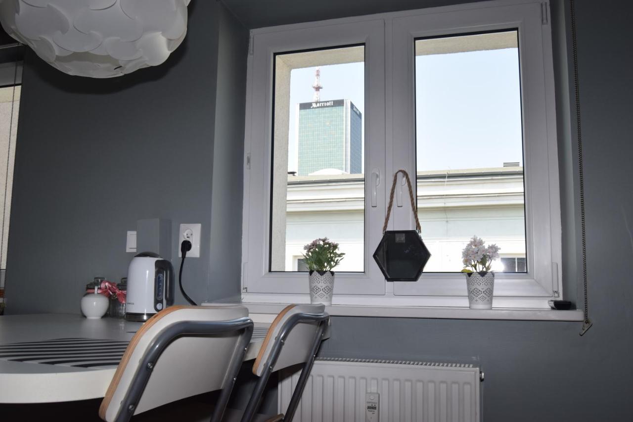 Be My Guest - Hoza Studio - Pkin Super Centrum Metro Wi-Fi Breakfast Warschau Exterior foto